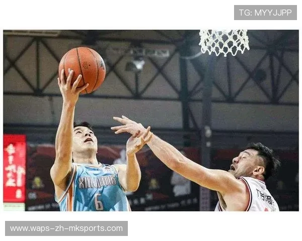 裁判尺度离谱，两队教练都崩溃