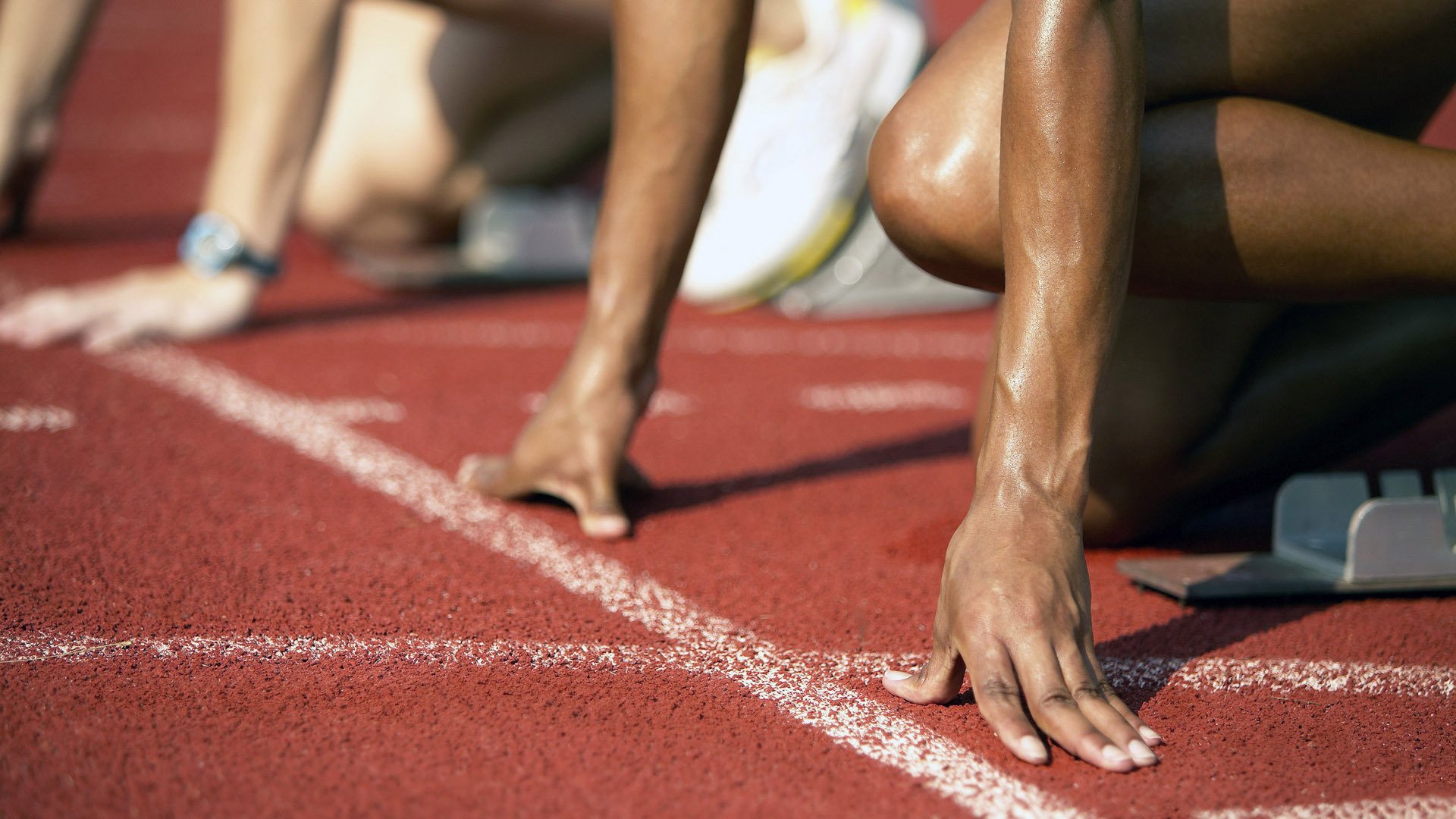 城市马拉松打造主题文化活动吸引游客，城市马拉松体现企业精神